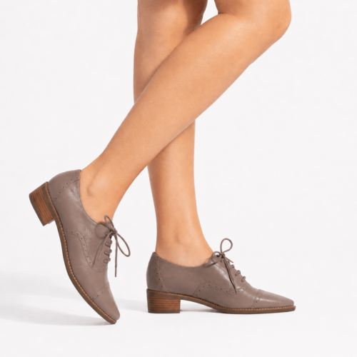 Sapato Oxford Bico Fino Clássico Bege ( Pronta-entrega )